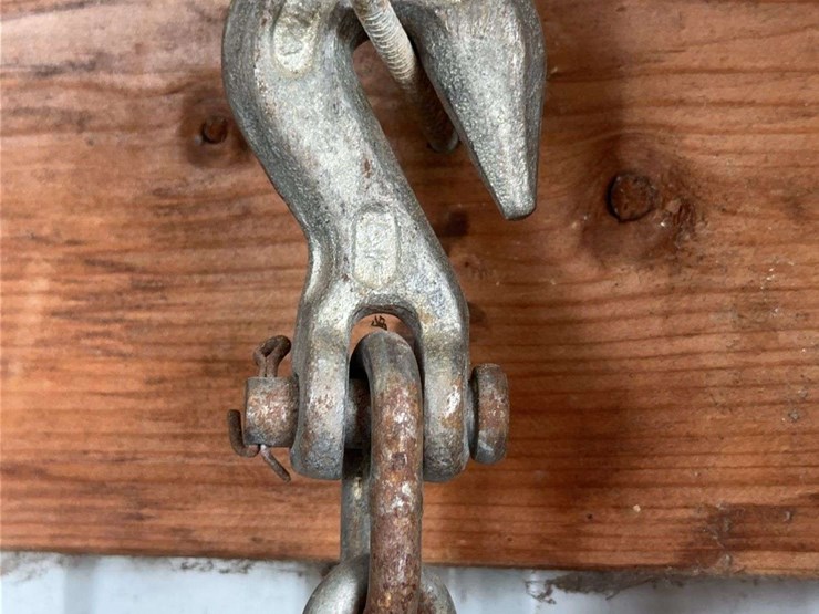 heavy-duty-steel-logging-tow-chains-with-forged-hooks-image-3