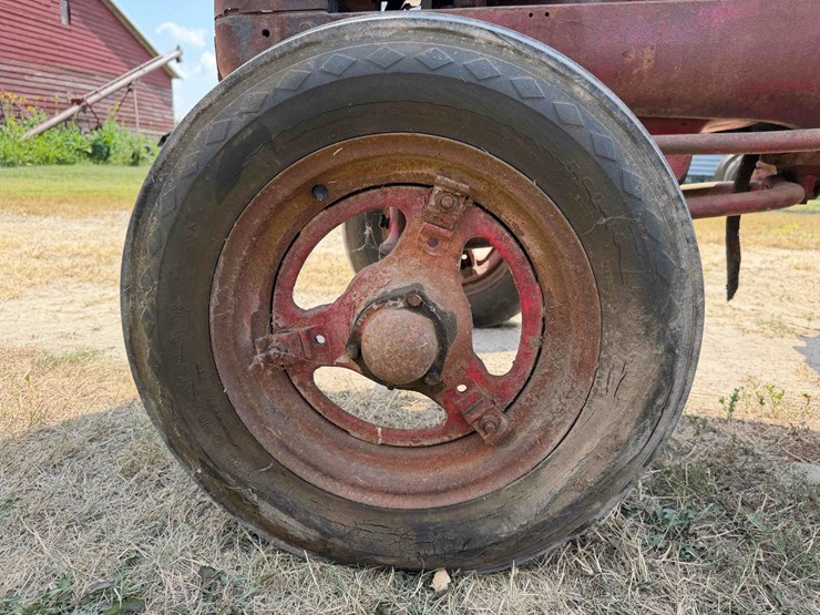 mccormick-deering-w6-standard-tractor-image-22