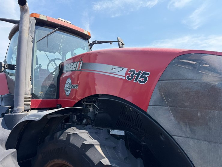 2014-case-ih-magnum-315-image-39