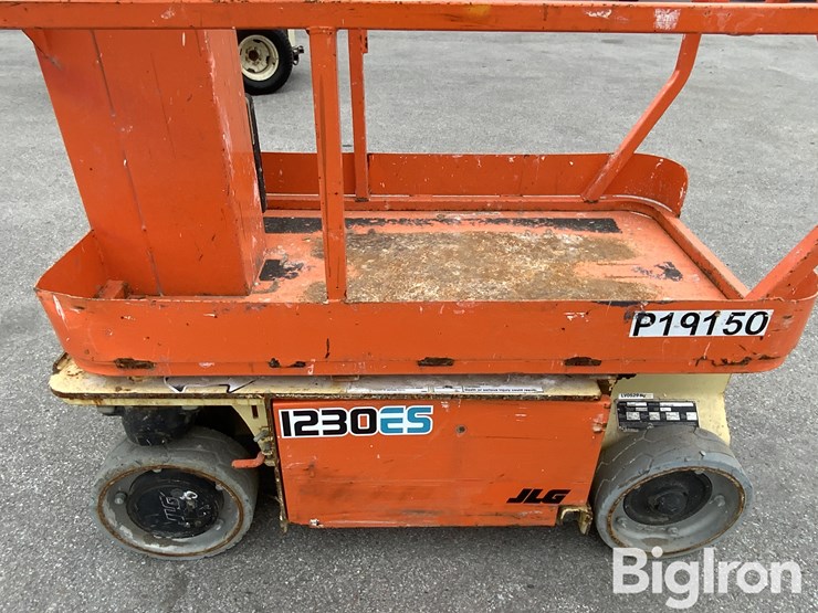 2016-jlg-1230es-image-12