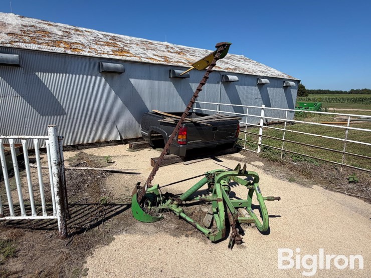 john-deere-7-image-2