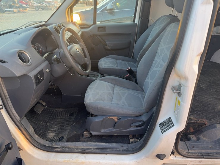 2010-ford-transit-connect-image-24