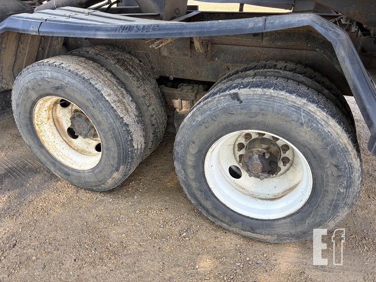 1996-ford-lt9000-image-16