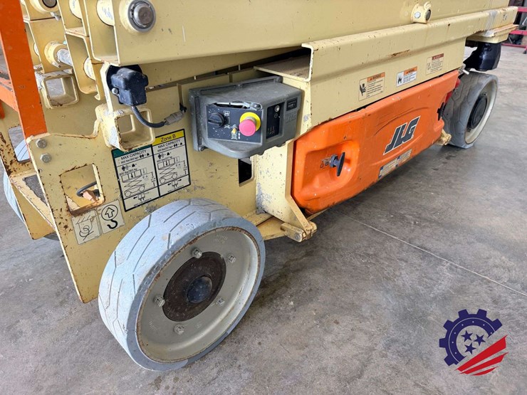 2017-jlg-2632es-image-20