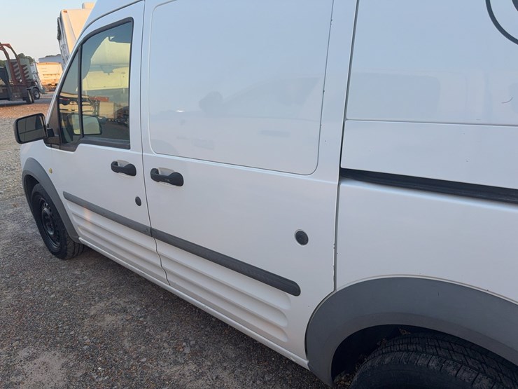 2010-ford-transit-connect-image-14