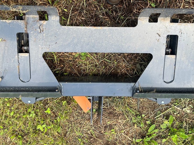 #9934-•-wolverine-quick-attach-skid-steer-plate-image-4