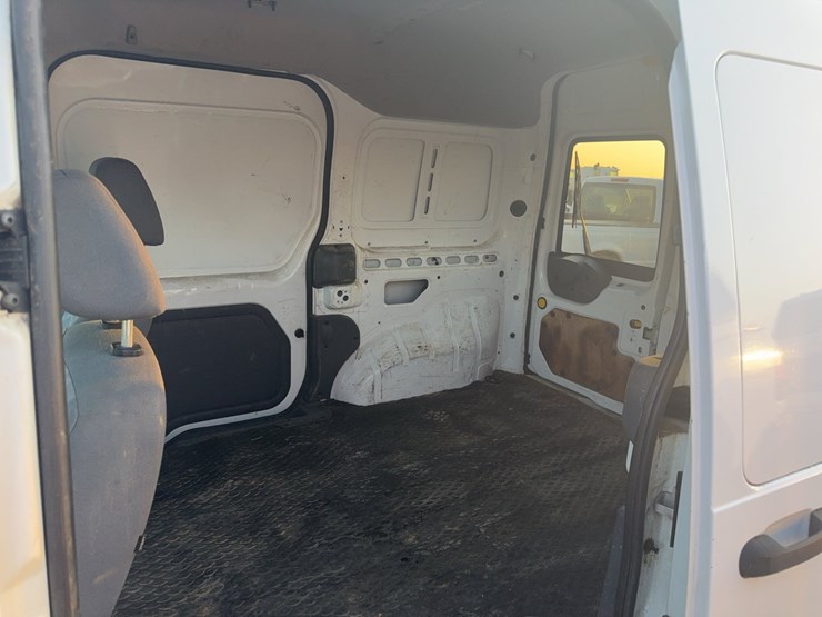 2010-ford-transit-connect-image-22