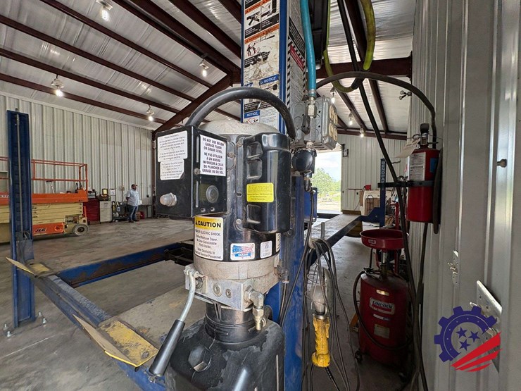 2014-bendpak-hds-14x-14,000-lb.-extended-four-post-vehicle-lift-with-dual-rolling-bridge-jacks-image-31