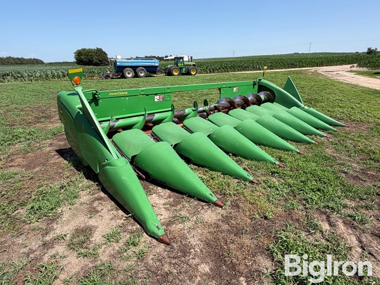 2016-john-deere-608c-image-3