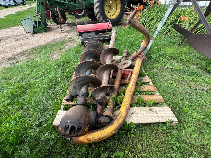 #9926-•-post-hole-digger-for-tractor-with-extra-auger-image-2