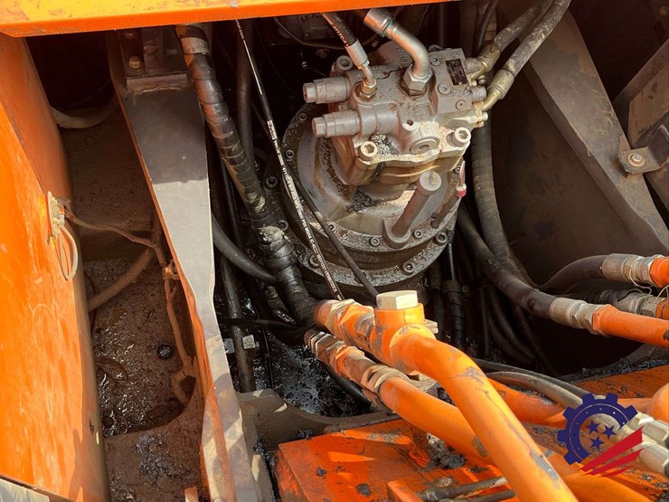 2018-hitachi-zx300-lc-6n-image-71