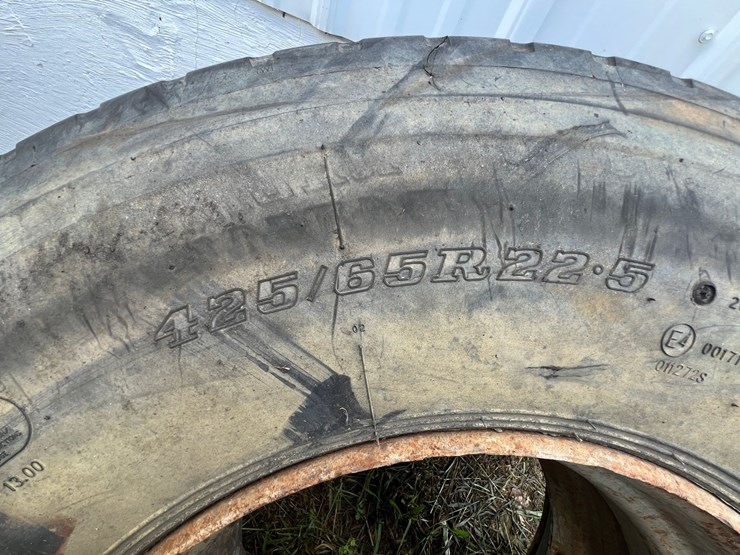 #9931-•-(2)-long-march-128-tires-image-2