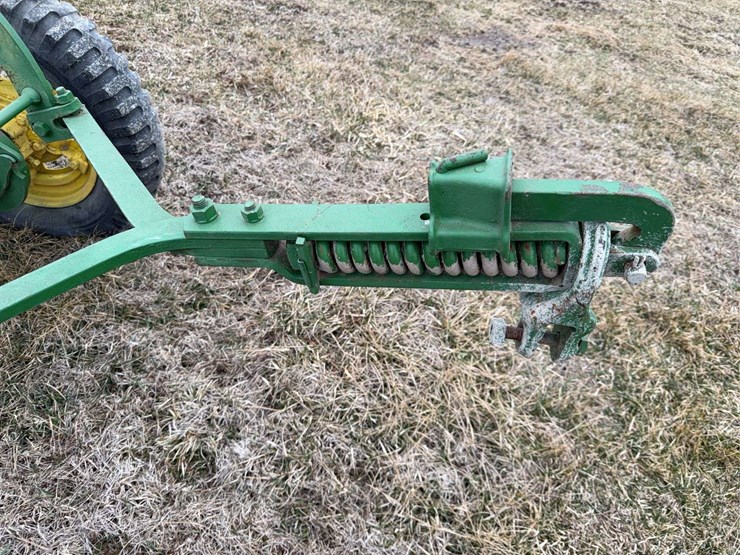 john-deere-pull-type-two-row-planter-image-10