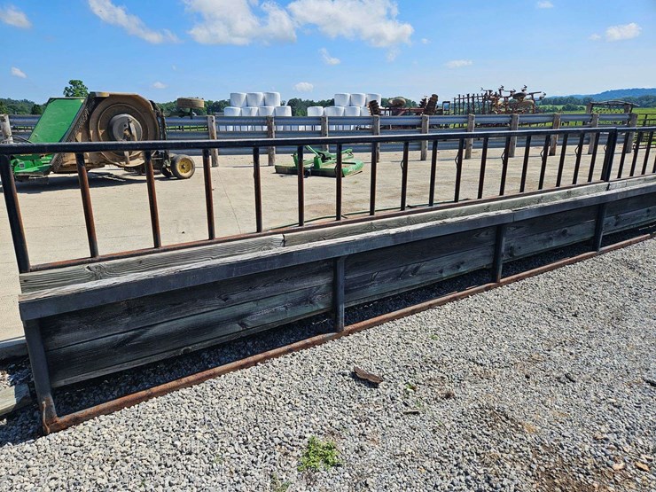 fence-line-feed-bunk-image-3