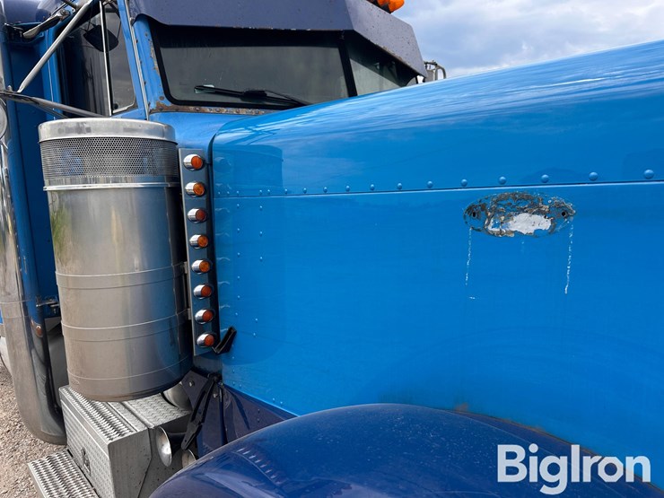 2004-peterbilt-379-image-10