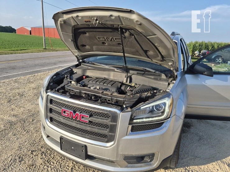 2015-gmc-acadia-image-12