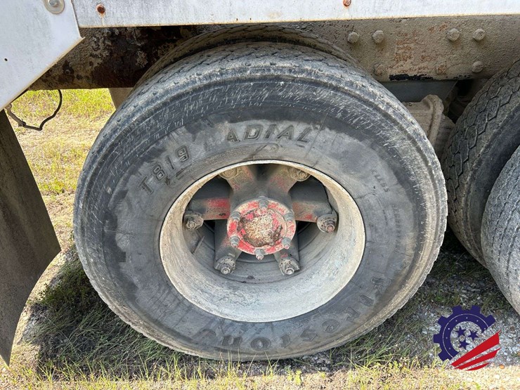 1998-mack-dm690s-image-11