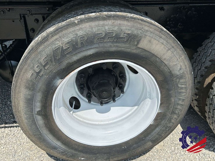 2007-mack-granite-cv713-image-11