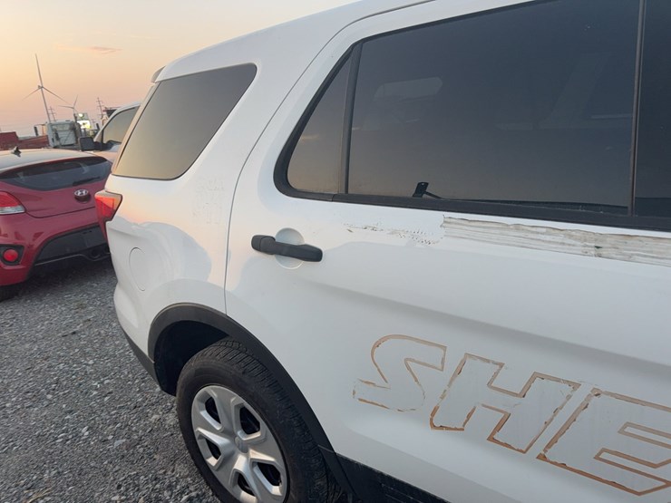 2017-ford-explorer-image-17