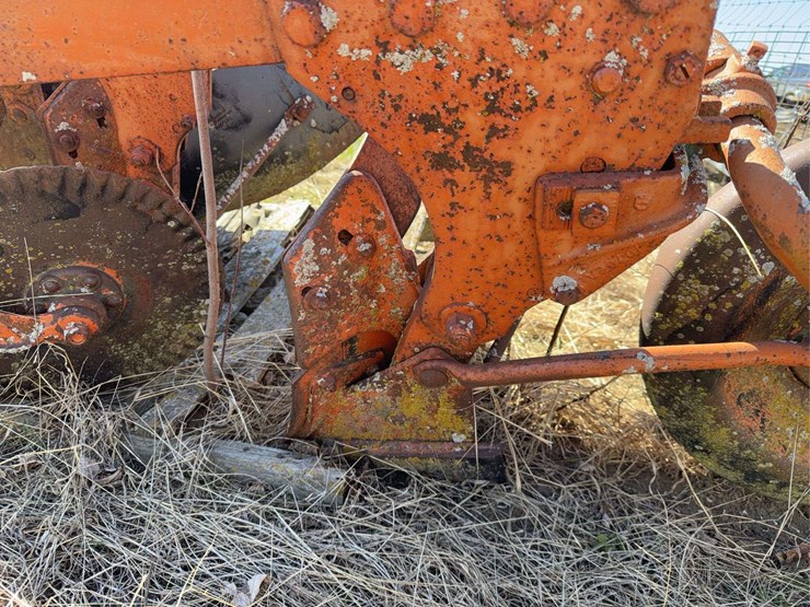john-deere-three-point-three-bottom-plow-image-17