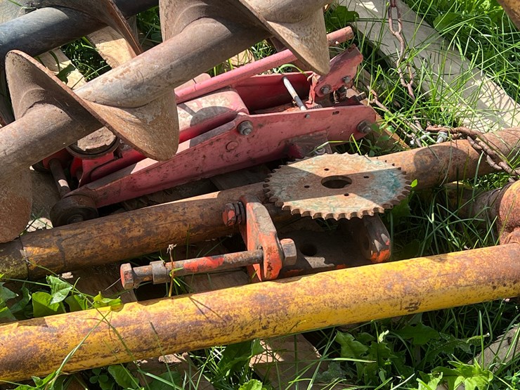 #9926-•-post-hole-digger-for-tractor-with-extra-auger-image-8