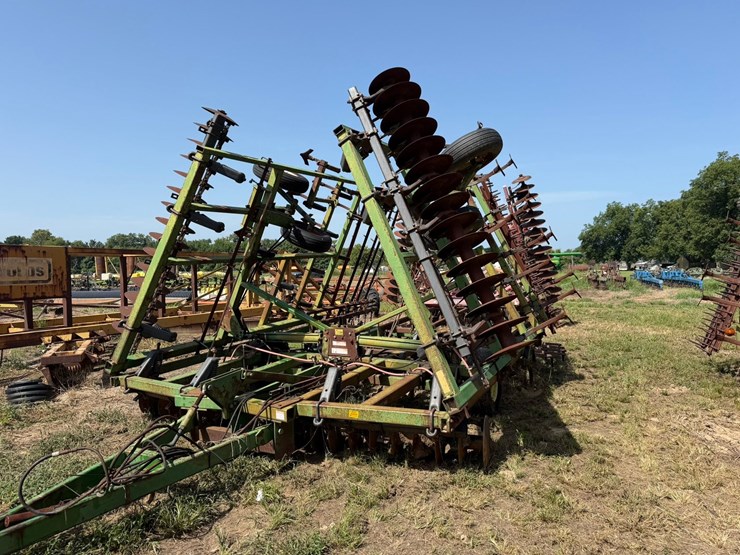 john-deere-724-image-1