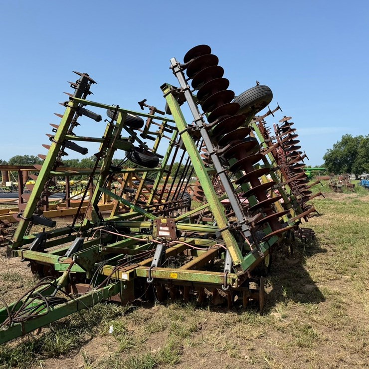 JOHN DEERE 724