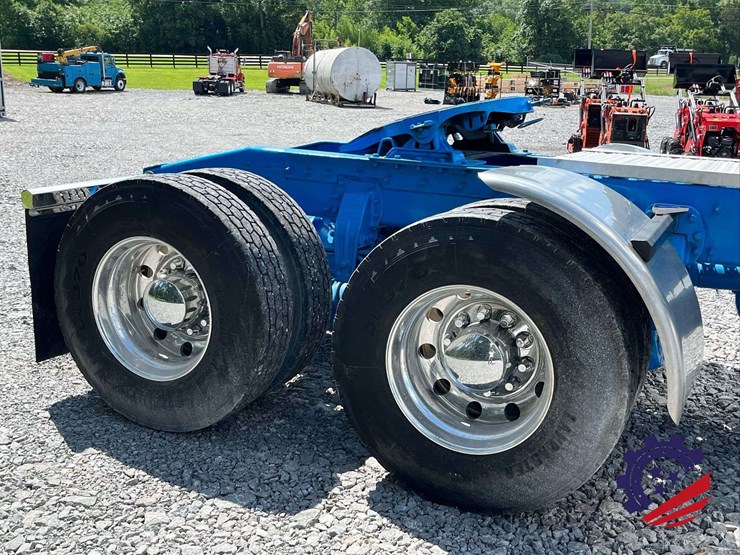 2013-peterbilt-367-image-11