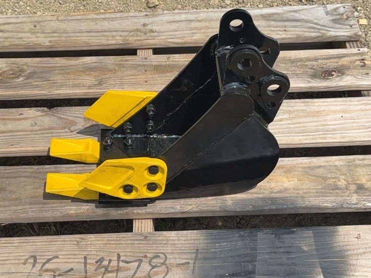 7”-w-mini-excavator-bucket-model-zl-12-image-1