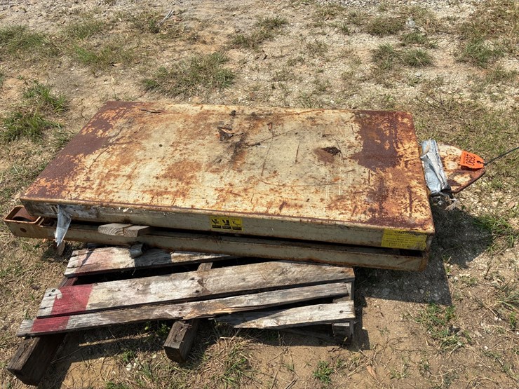 #2690-•-lift-table-image-2