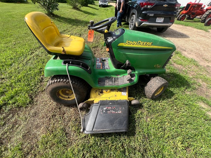 john-deere-lt-image-1