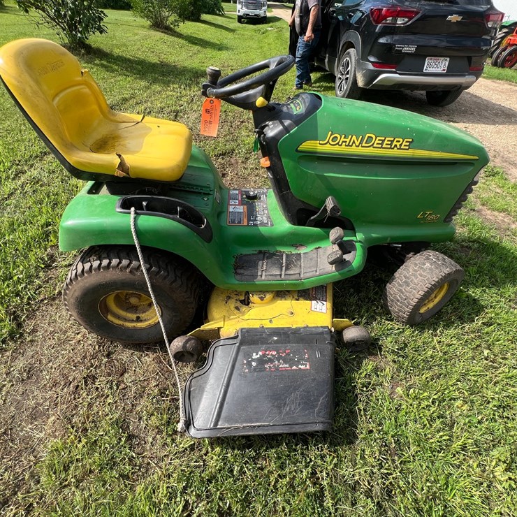 JOHN DEERE LT