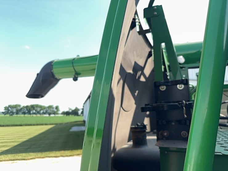2010-john-deere-9670-sts-image-75