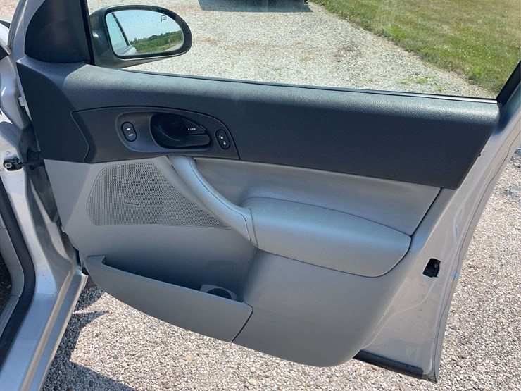 2007-ford-focus-image-24