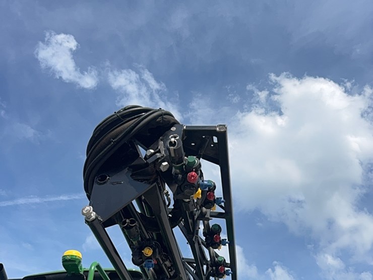 2011-john-deere-4730-image-61
