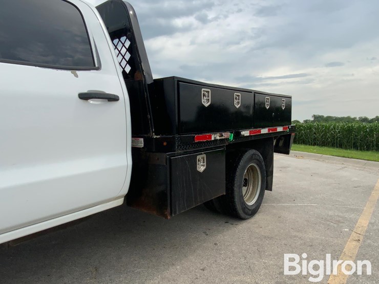 2016-chevrolet-3500-image-17