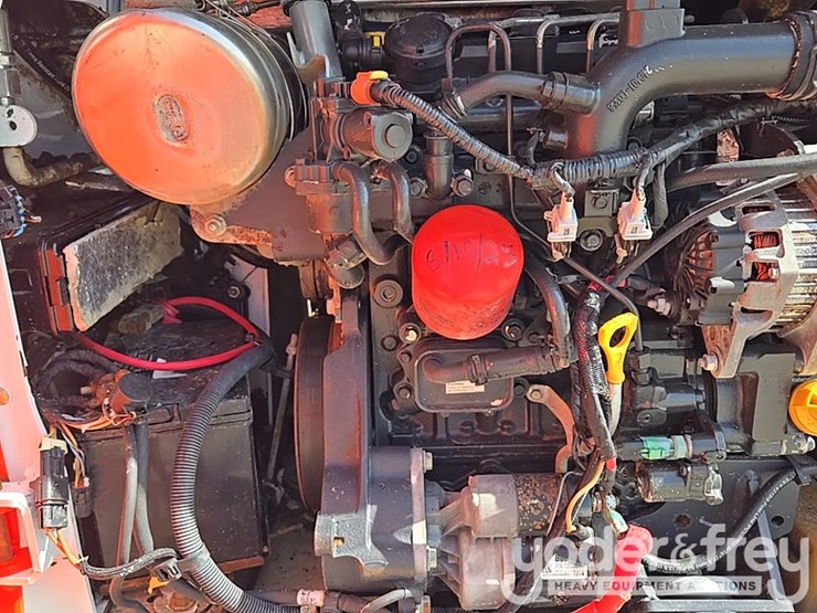 2019-bobcat-s450-image-27