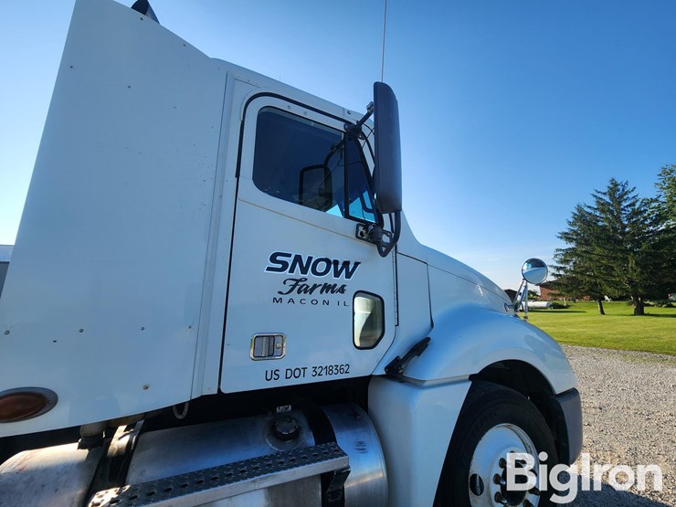 2007-freightliner-columbia-120-image-18