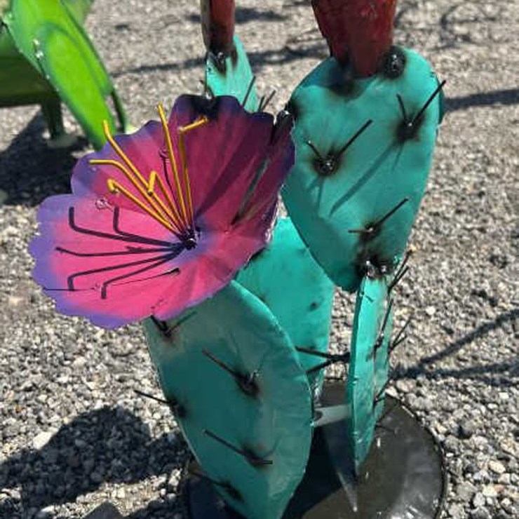 #140 • Metal Art - Medium Cactus w/ Pink Flower