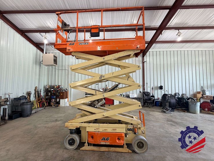 2017-jlg-2632es-image-50