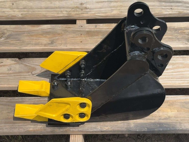 7”-w-mini-excavator-bucket-model-zl-12-image-1