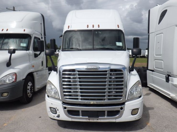 2017-freightliner-cascadia-125-evolution-image-2