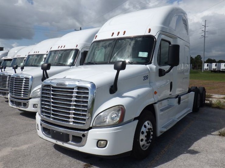 2017-freightliner-cascadia-125-evolution-image-1