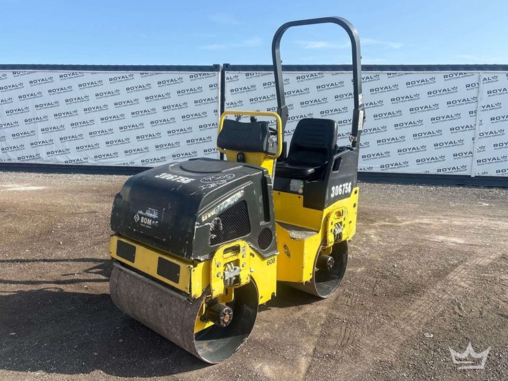 2019-bomag-bw900-50-vibratory-tandem-smooth-drum-roller-image-1