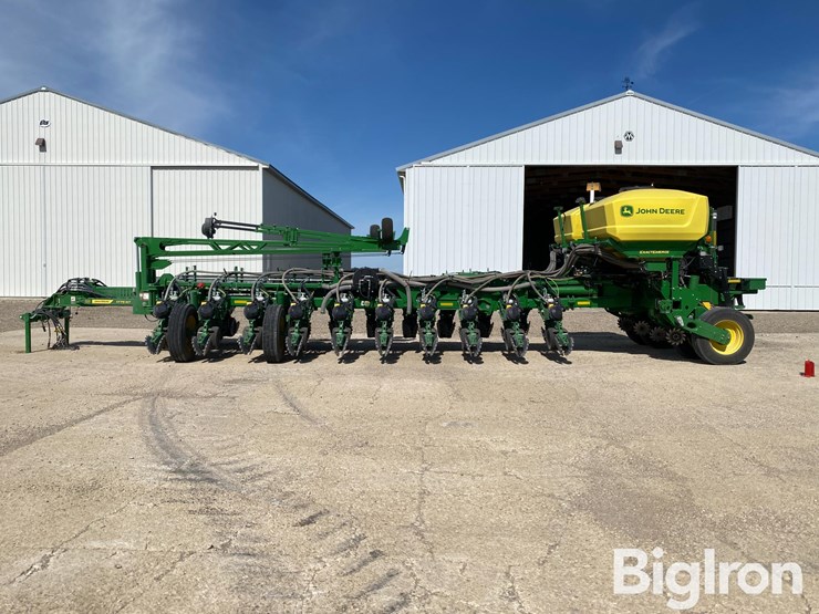 2022-john-deere-1775nt-image-8
