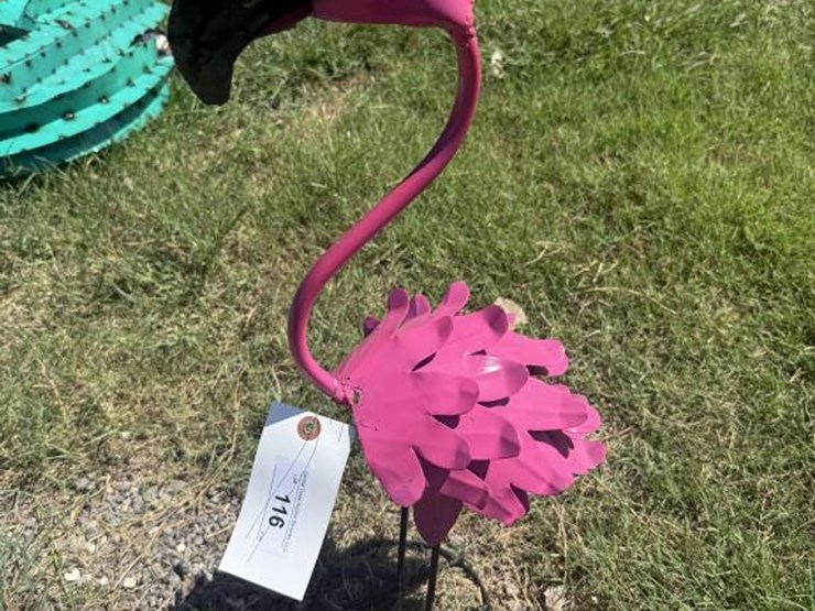 #116-•-metal-art---flamingo-bobble-head-image-3