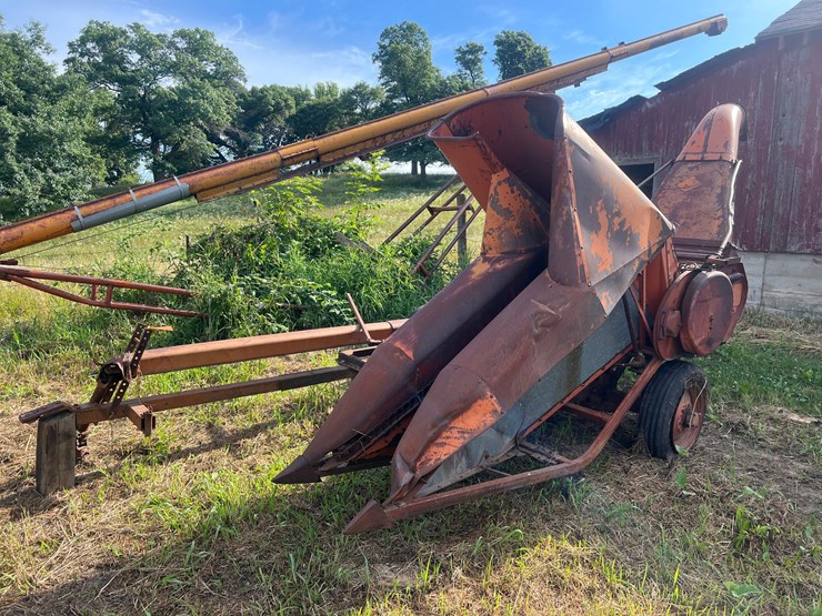 #9904-•-allis-chalmers-corn-chopper-image-1