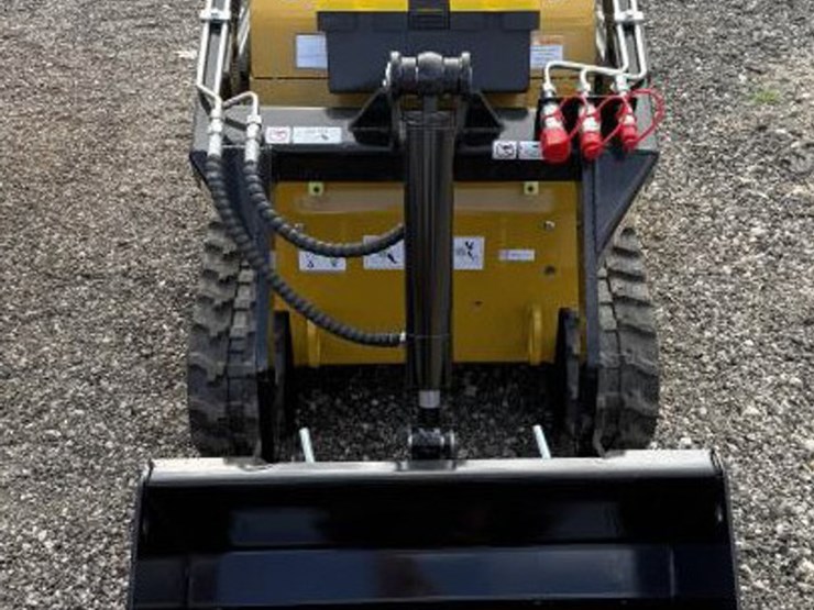#5-•-mini-skid-steer-tracked-loader---gas-mx-crt23-image-2