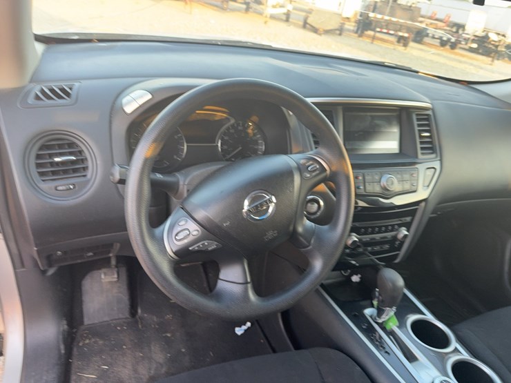 2016-nissan-pathfinder-image-36