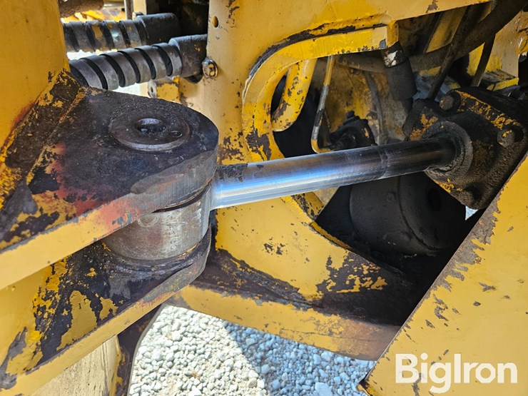 caterpillar-950-image-9